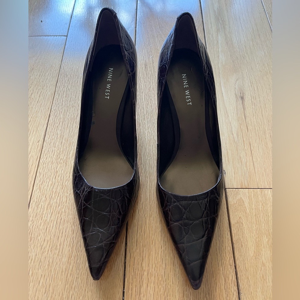 Nine West brown python pumps